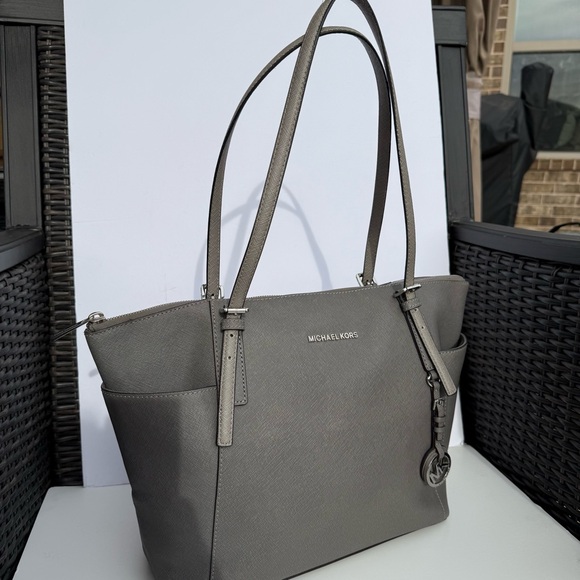 Jet Set Leather Tote - Picture 12 of 16